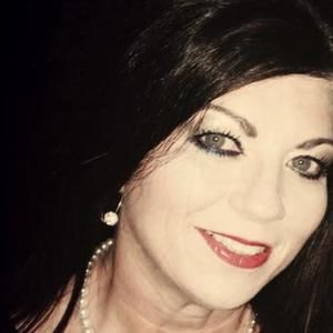 Meet your Posher, Yvette